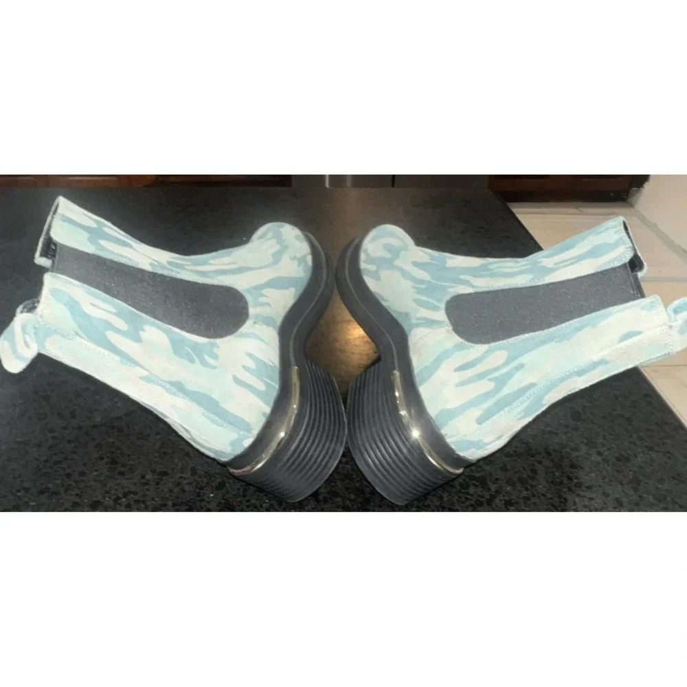 15N17/ Kenneth Cole Men's Chelsea Boots Blue White Camouflage Textile Sz 10